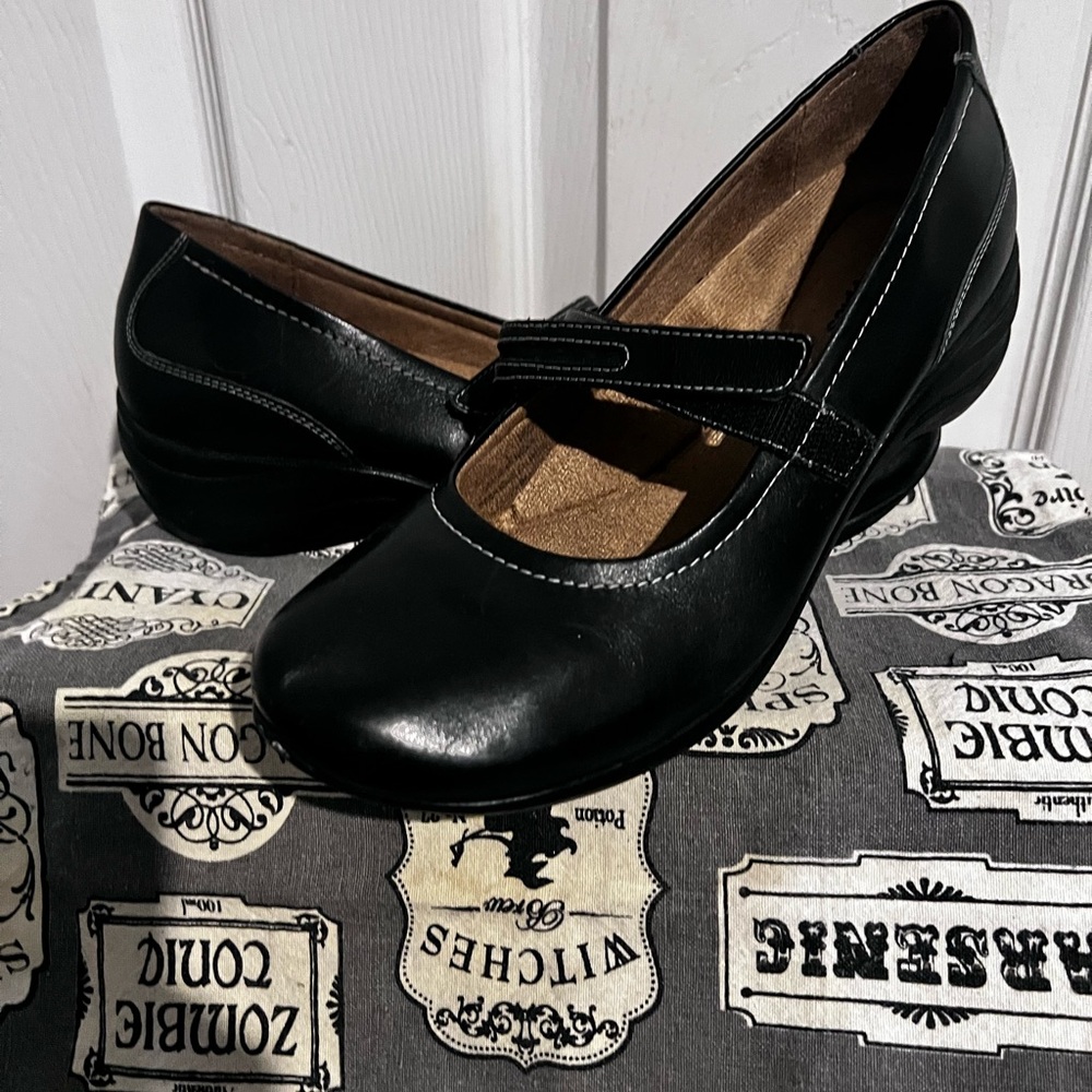 Hush Puppies Women's Black Mary Jane Shoes